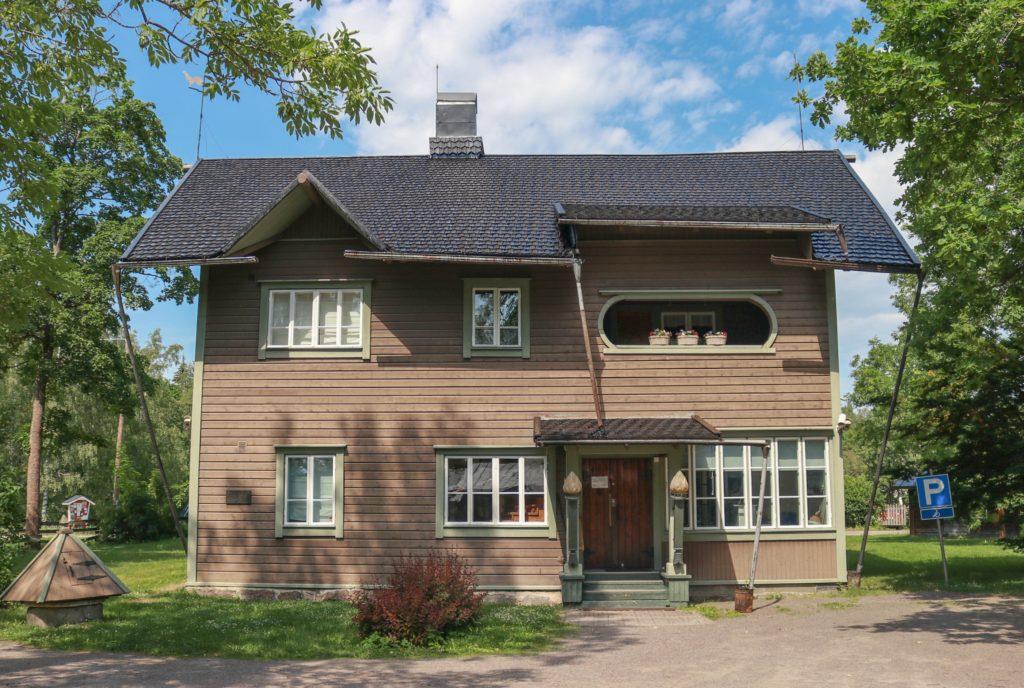  J.H. Erkko's home Erkkola is currently open for public.