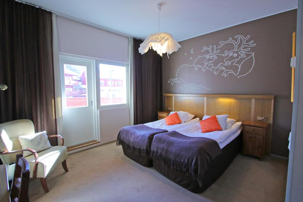 Gay/LGBTQ friendly hotel Hullu Poro in Levi Finland, sateenkaariystävällinen Suomi yhteisön jäsen